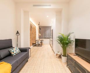 Living room of Flat to rent in  Barcelona Capital  with Air Conditioner, Heating and Furnished