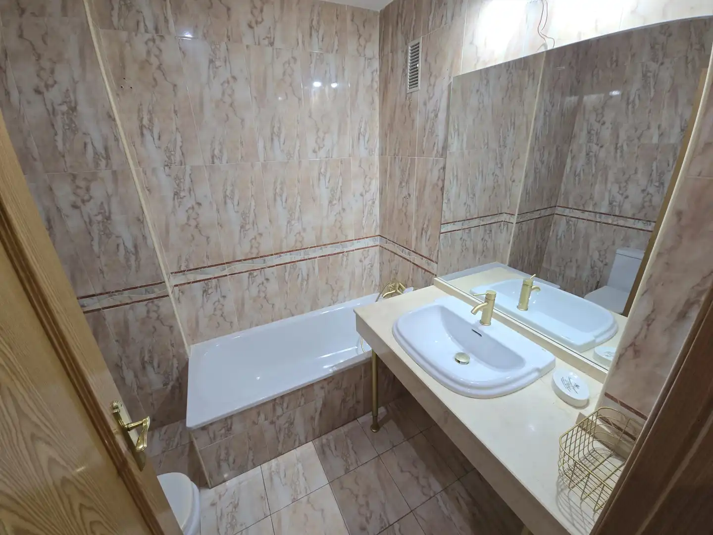 Bathroom of Flat for rent in Cáceres  with Air Conditioner, Heating and Terrace