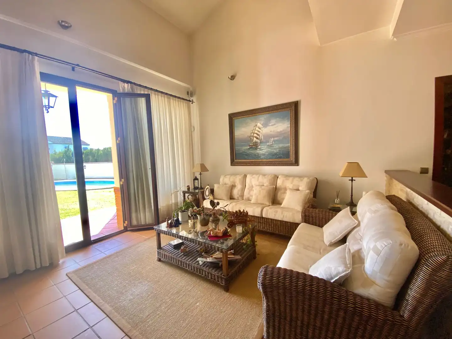 Sala de estar de Casa o chalet en venta en Alcalá de Guadaira con Jardín privado y Piscina