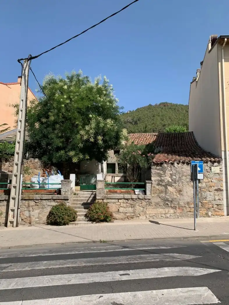 Exterior view of Houses for sale in Collado Mediano  with Private garden