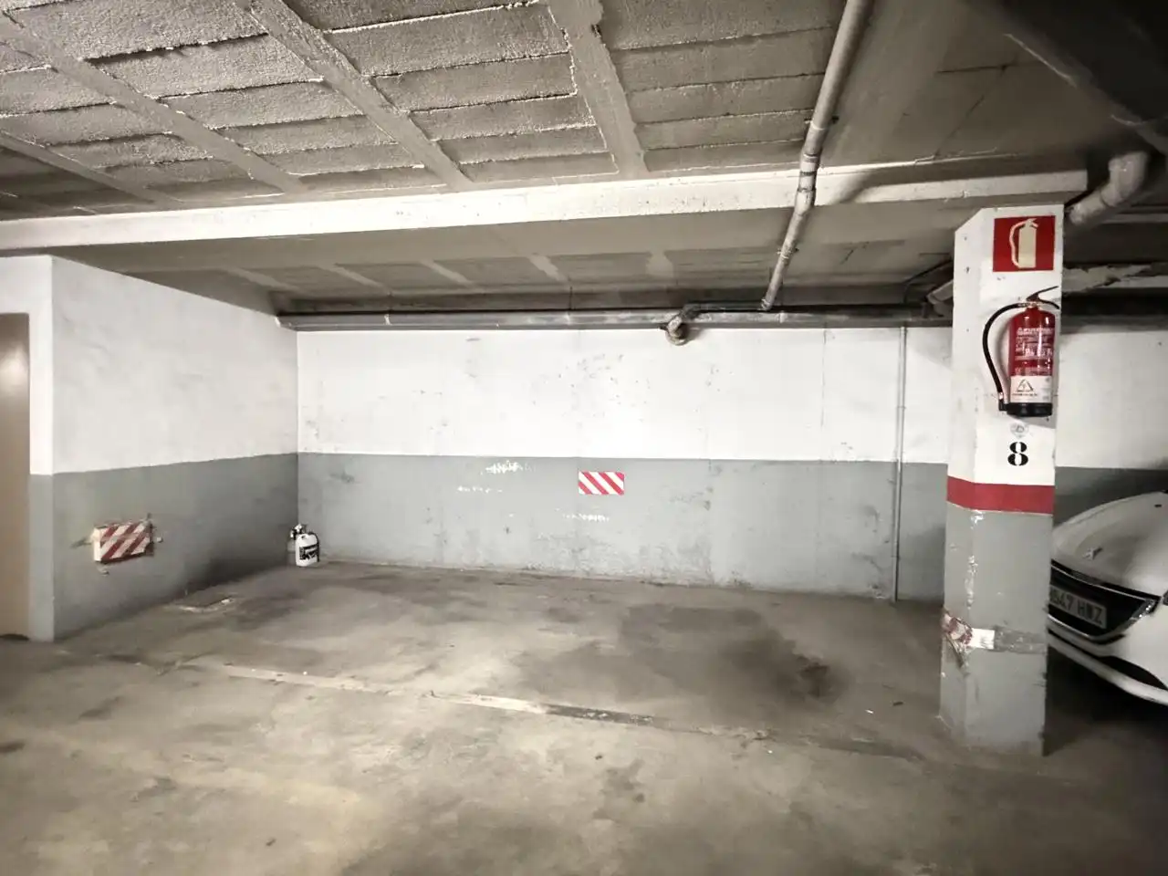 Parkplatz von Wohnung zum Verkauf in Alicante / Alacant mit Klimaanlage, Privatgarten und Terrasse
