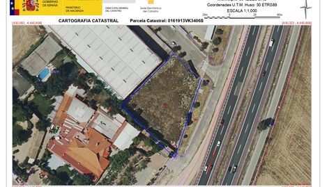 VENTA DE PARCELA INDUSTRIAL DE 2710 M2 A PIE DE CTRA.