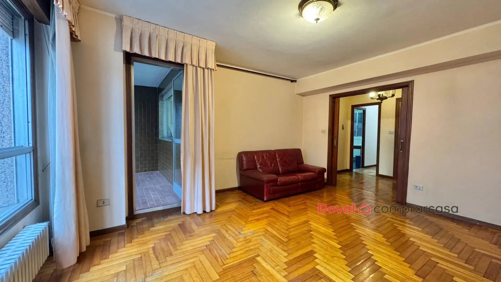 Sala de estar de Piso en venta en Vigo  con Calefacción, Parquet y Terraza