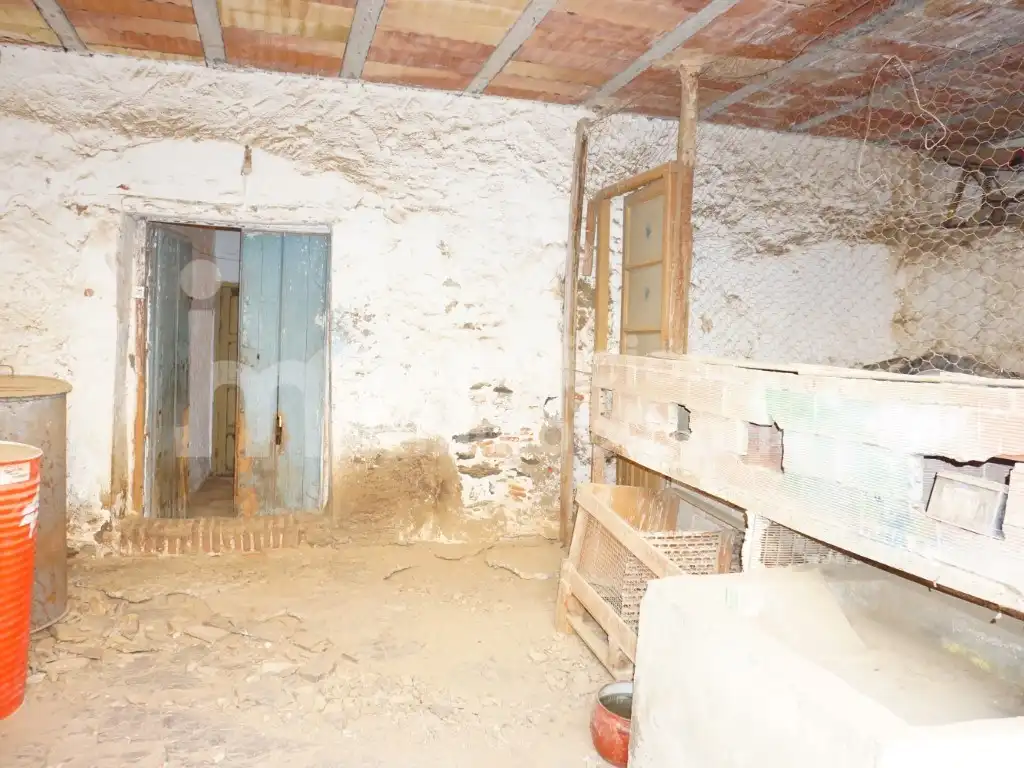 Casa adosada en venta en Benamocarra con Jardín privado, Terraza y Amueblado