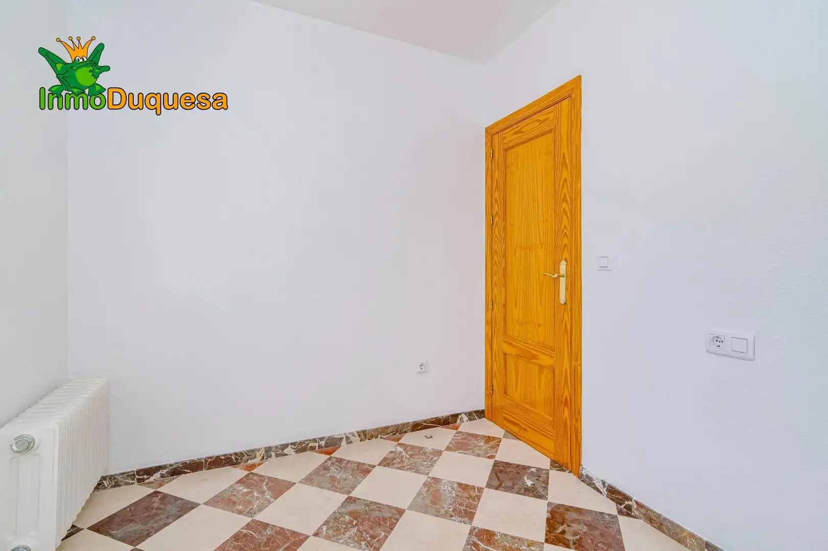 Casa adosada en venta en Gójar con Calefacción y Terraza