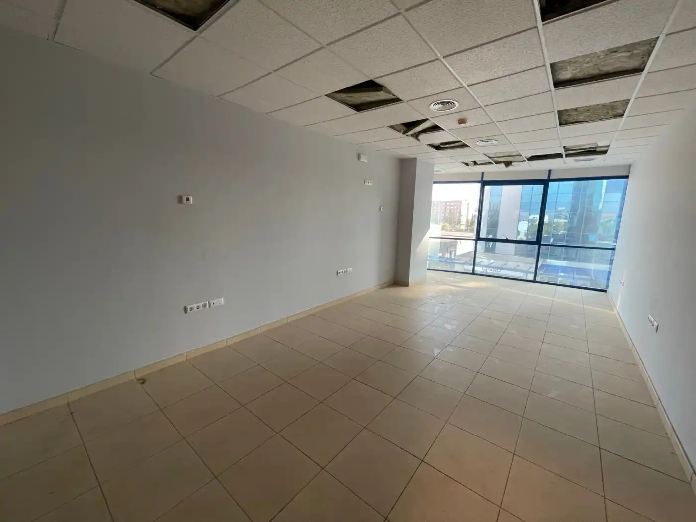Oficina en venta en Calle Astronomía, 1, San Jerónimo - La Bachillera