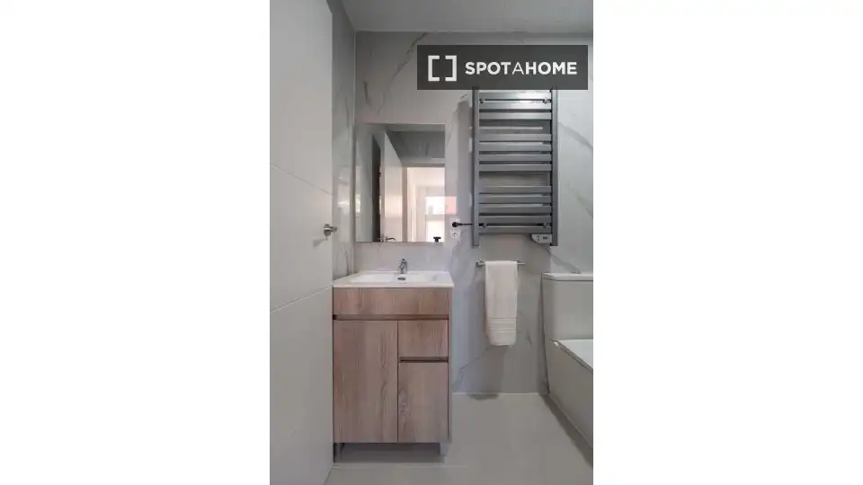Bathroom of Flat for rent in Puente de Vallecas