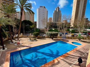 Flat with pool for sale in Levante Alto