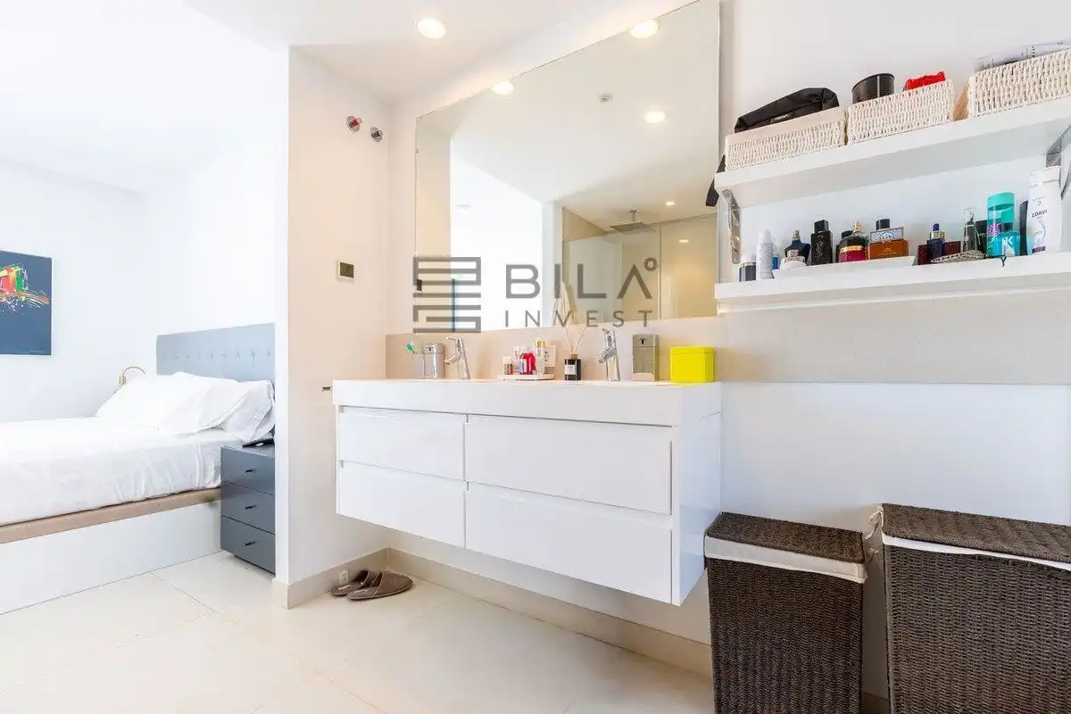 Bathroom of Attic for sale in Fuengirola  with Air Conditioner, Terrace and Storage room