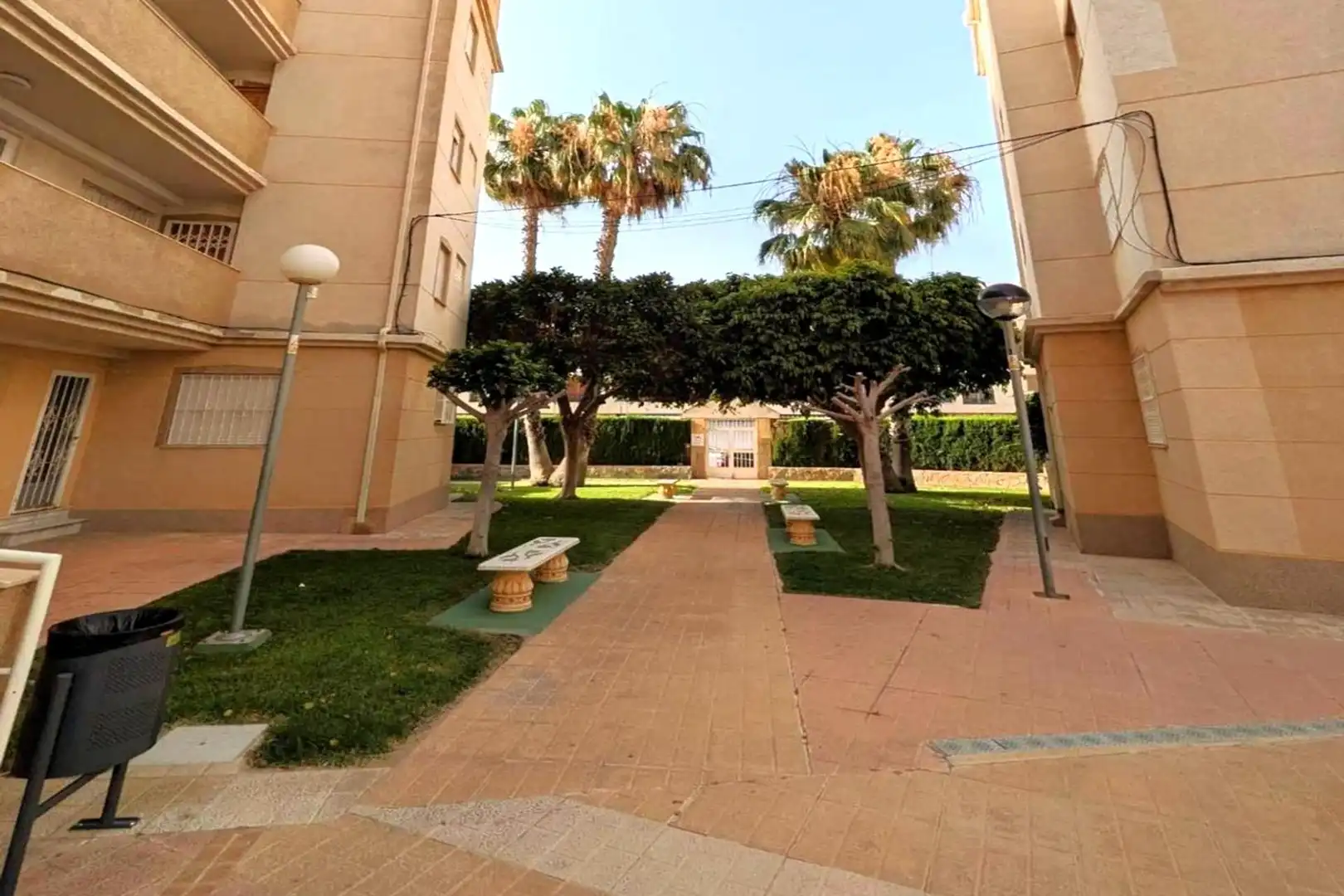 Vista exterior de Apartamento en venta en Torrevieja con Aire acondicionado, Calefacción y Amueblado
