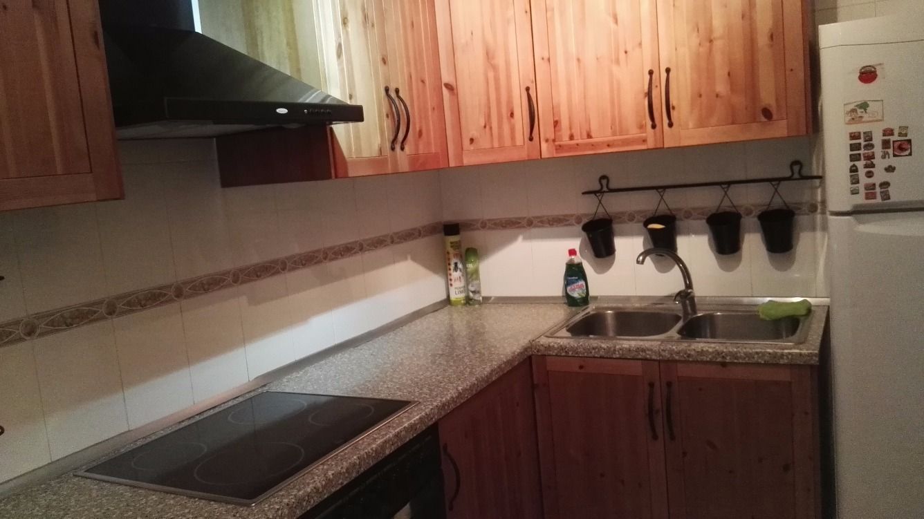 Cuina de Casa adosada de lloguer en La Línea de la Concepción amb Moblat