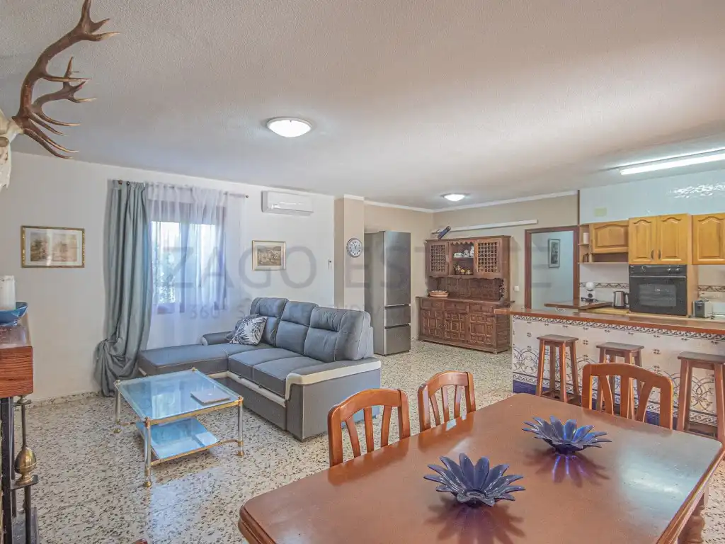 Sala d'estar de Casa o xalet de lloguer en La Nucia amb Piscina