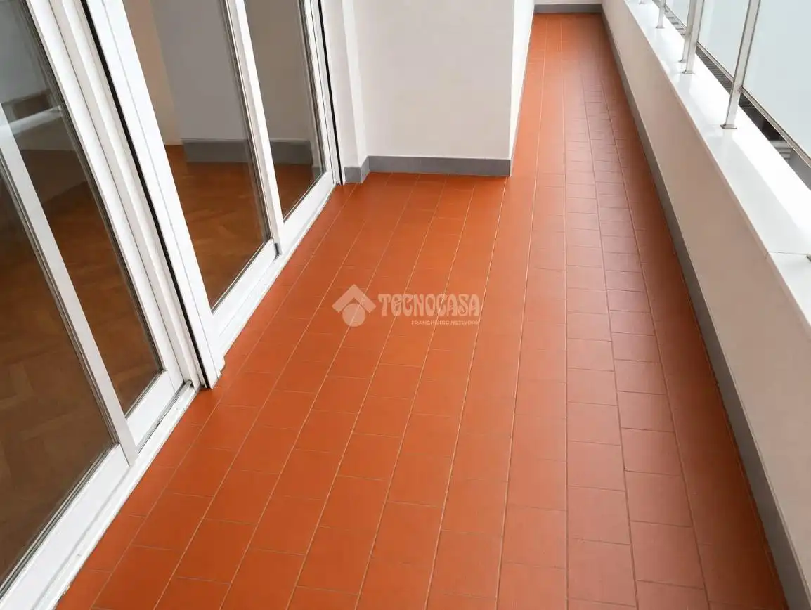 Terrassa de Pis en venda en Fuenlabrada amb Calefacció, Piscina i Piscina comunitària