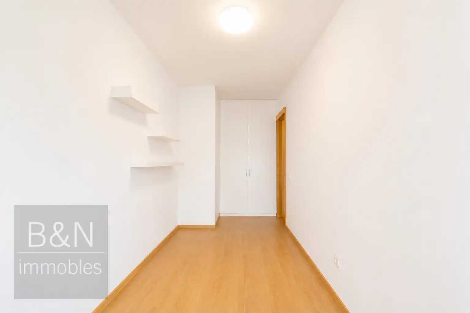 Wohnung zum Verkauf in Terrassa mit Klimaanlage, Heizung und Balkon