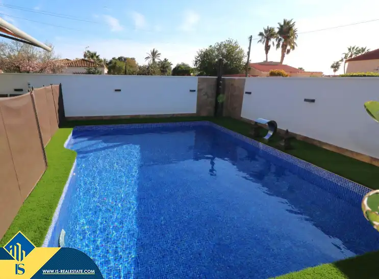 Xalet amb piscina en venda a Zona Carrefour - Urbanizaciones, imagen 2