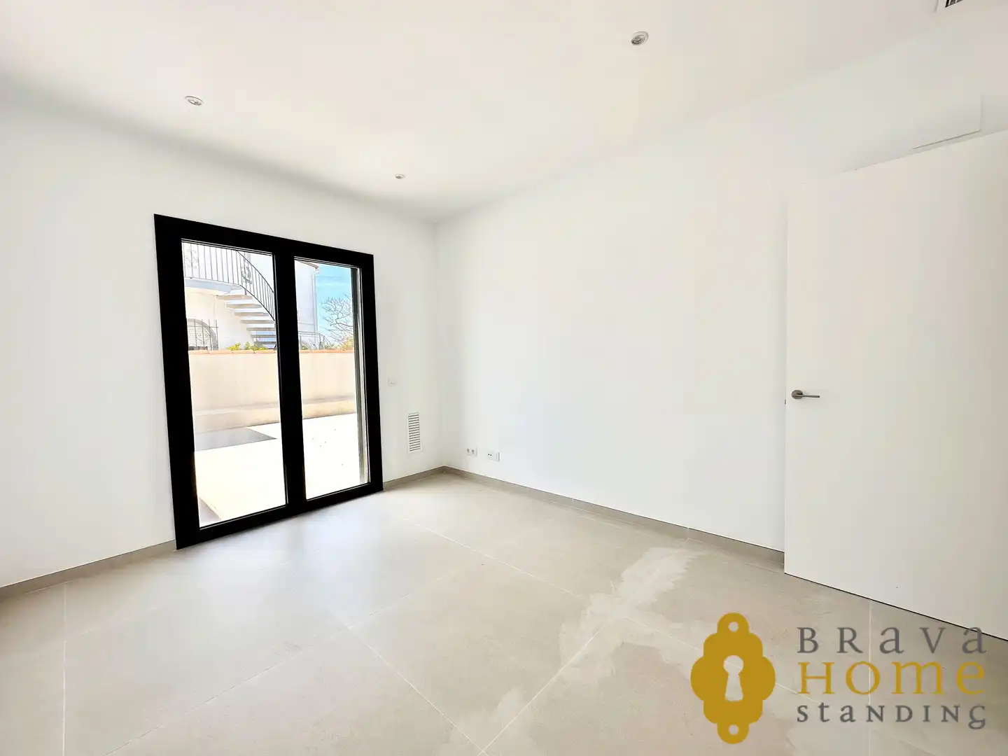 Houses for sale in Empuriabrava  with Air Conditioner, Heating and Private garden