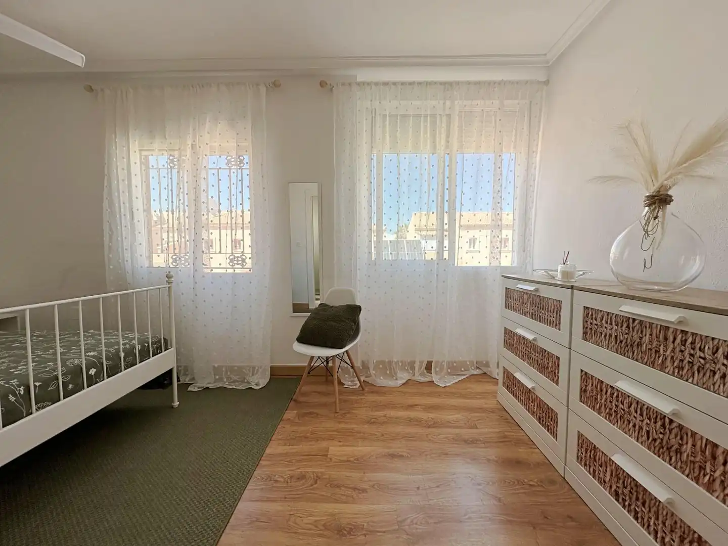 Casa aparellada amb terrassa en venda a Calle Calle Jalón, imagen 10