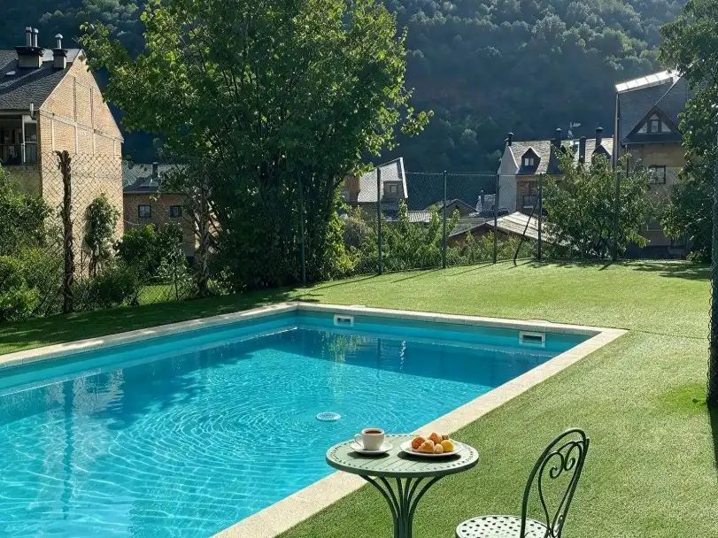 Piscina de Dúplex en venta en Sort con Aire acondicionado y Balcón