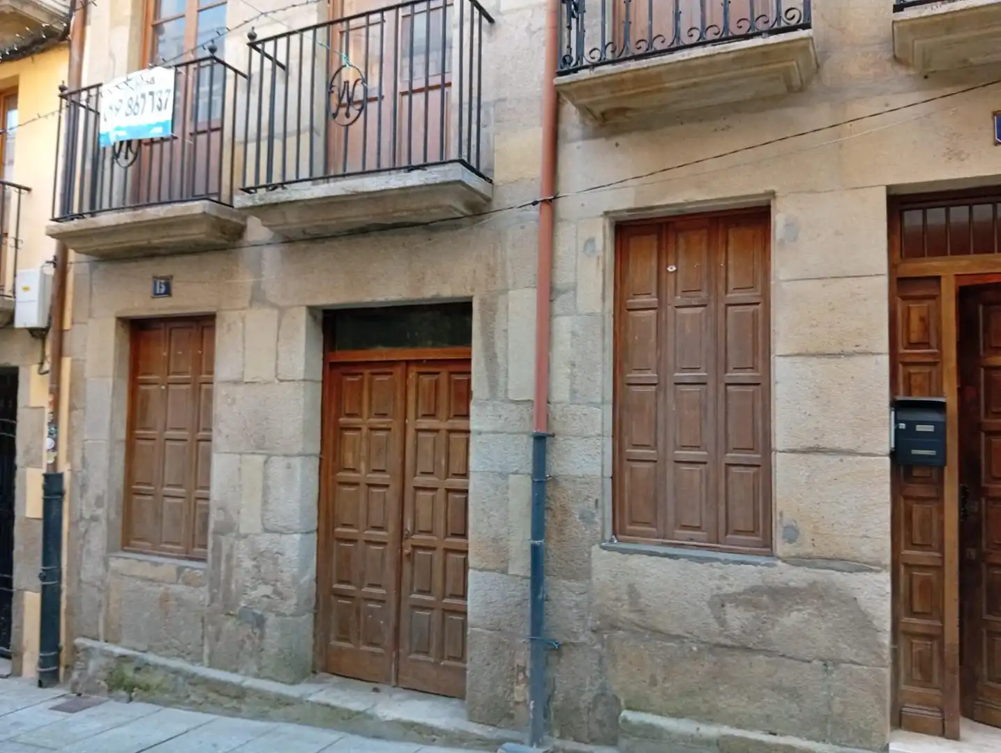 Vista exterior de Pis en venda en Viveiro amb Terrassa i Balcó