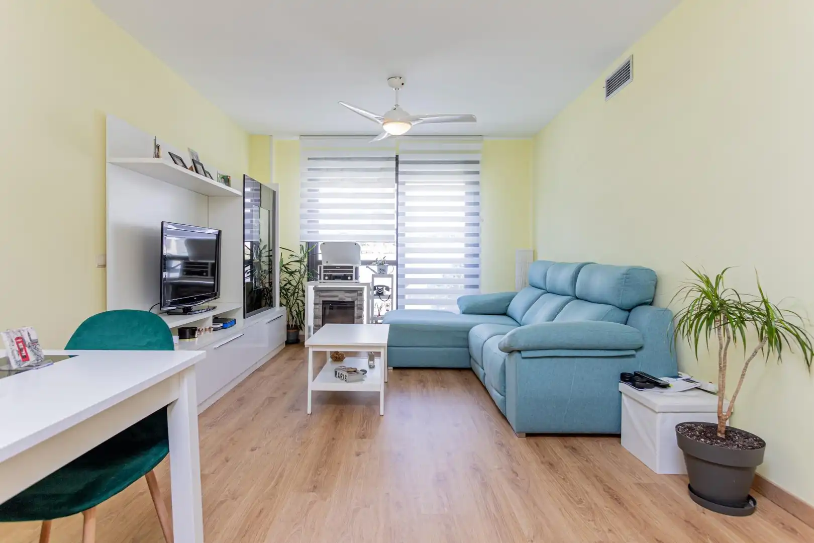 Sala de estar de Piso en venta en Madrid con Aire acondicionado, Calefacción y Jardín privado