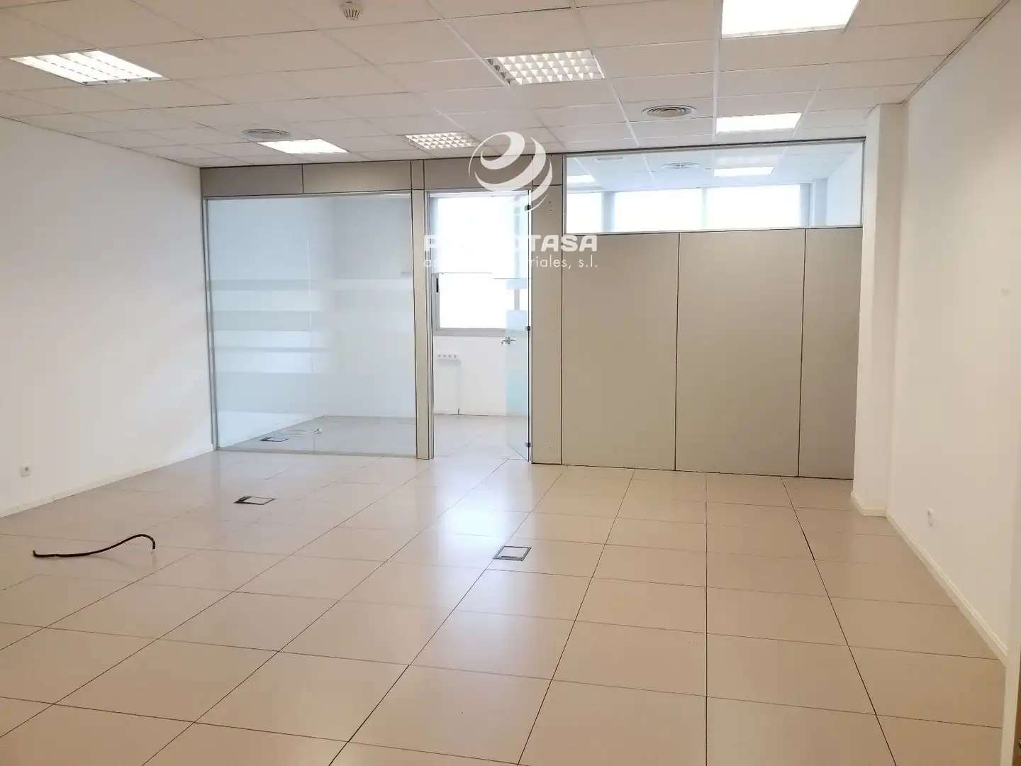 Büro zur Miete in Rivas-Vaciamadrid mit Klimaanlage, Heizung und Internet