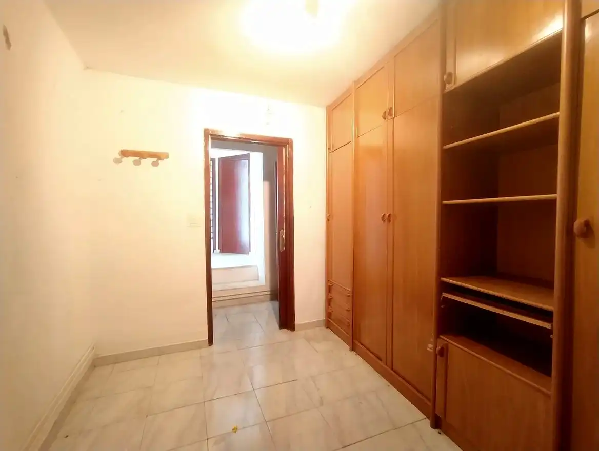 Schlafzimmer von Einfamilien-Reihenhaus zum Verkauf in Trujillo mit Terrasse und Balkon