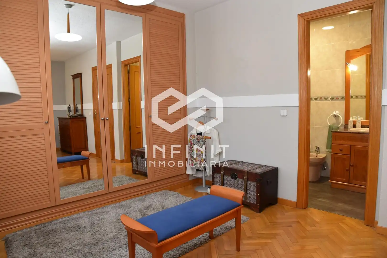 Sala d'estar de Casa adosada en venda en Alcalá de Henares amb Aire condicionat, Calefacció i Jardí privat