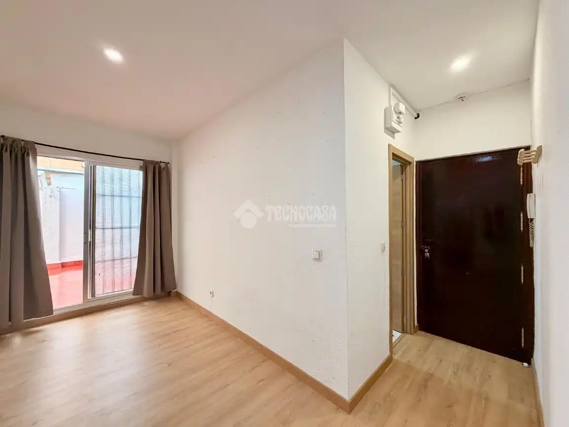 Bedroom of Flat for sale in Sevilla