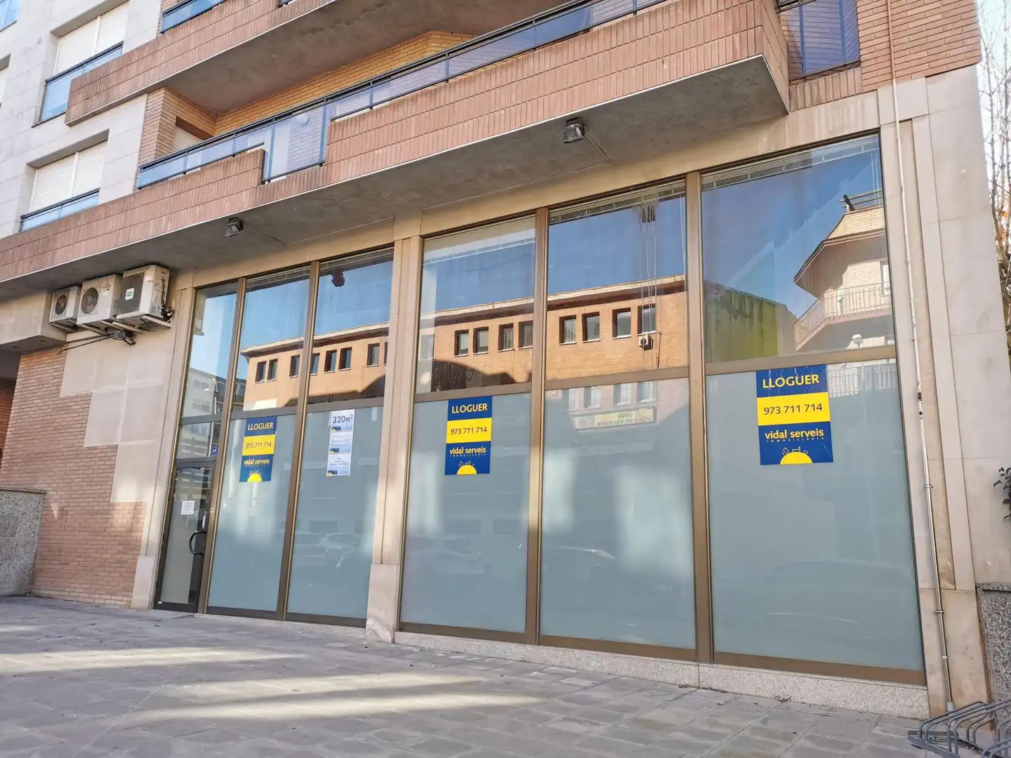 Business premises to rent in de Domènec Cardenal 54