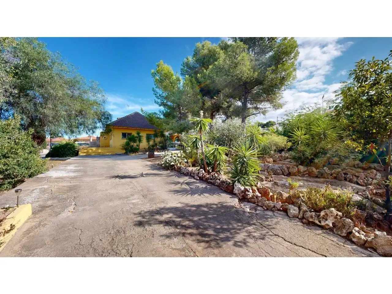 Vista exterior de Casa o chalet en venta en Llíria con Jardín privado, Terraza y Piscina