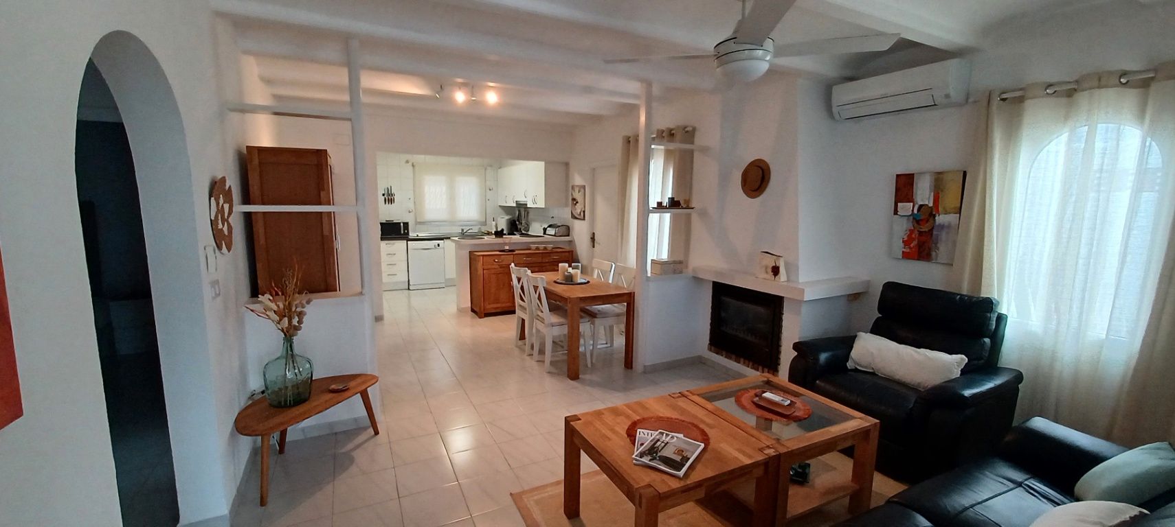 Sala d'estar de Casa o xalet en venda en Dénia amb Aire condicionat, Calefacció i Jardí privat