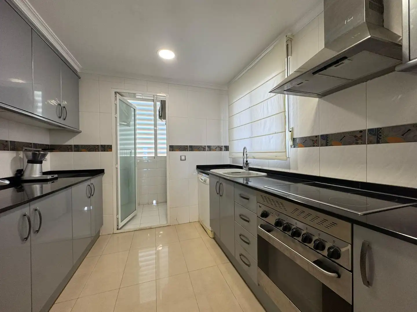 Cocina de Apartamento en venta en Dénia con Aire acondicionado, Calefacción y Jardín privado