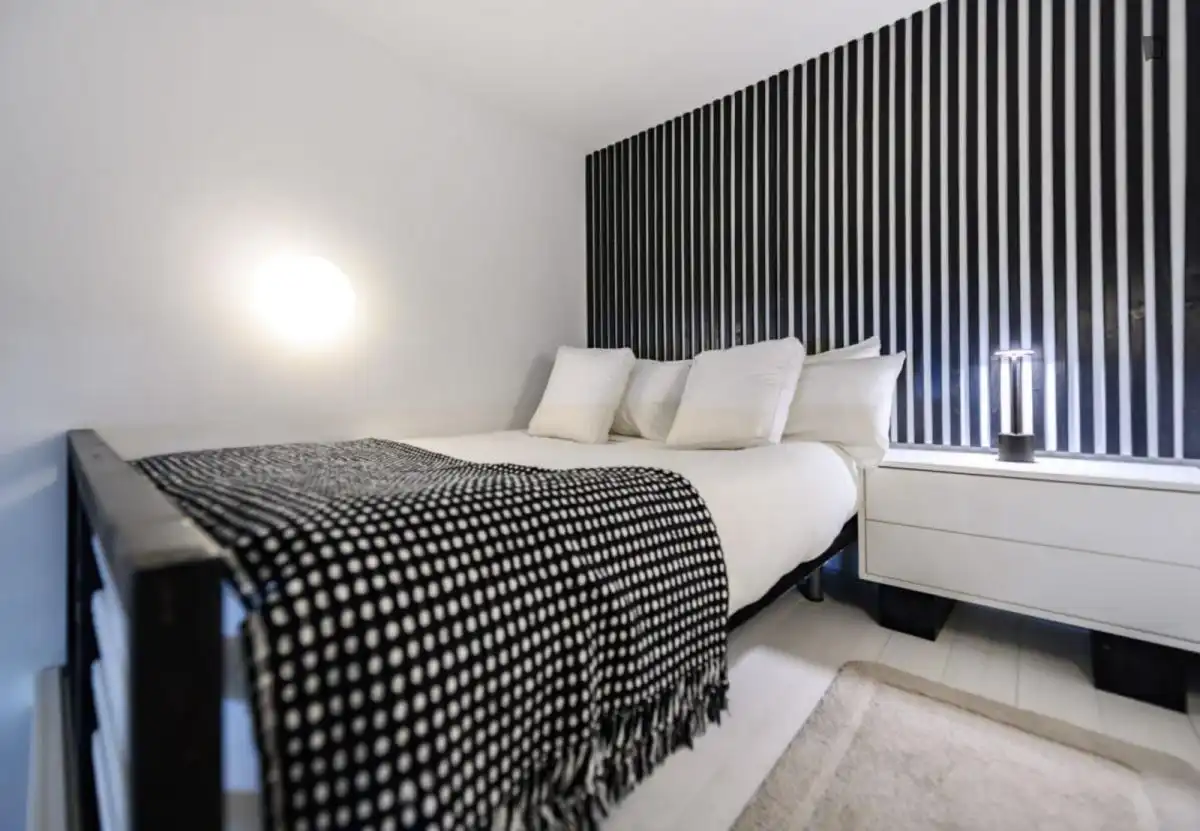 Habitación de Apartamento de alquiler en Madrid con Calefacción, Amueblado y Horno