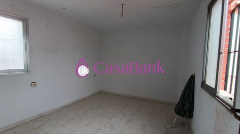 Ref. 27728 Zona San Pedro. Gran casa independiente de dos plantas con magnifica azotea  PARA TRANSFORMAR A SU GUSTO y poder vivir, imatge 5