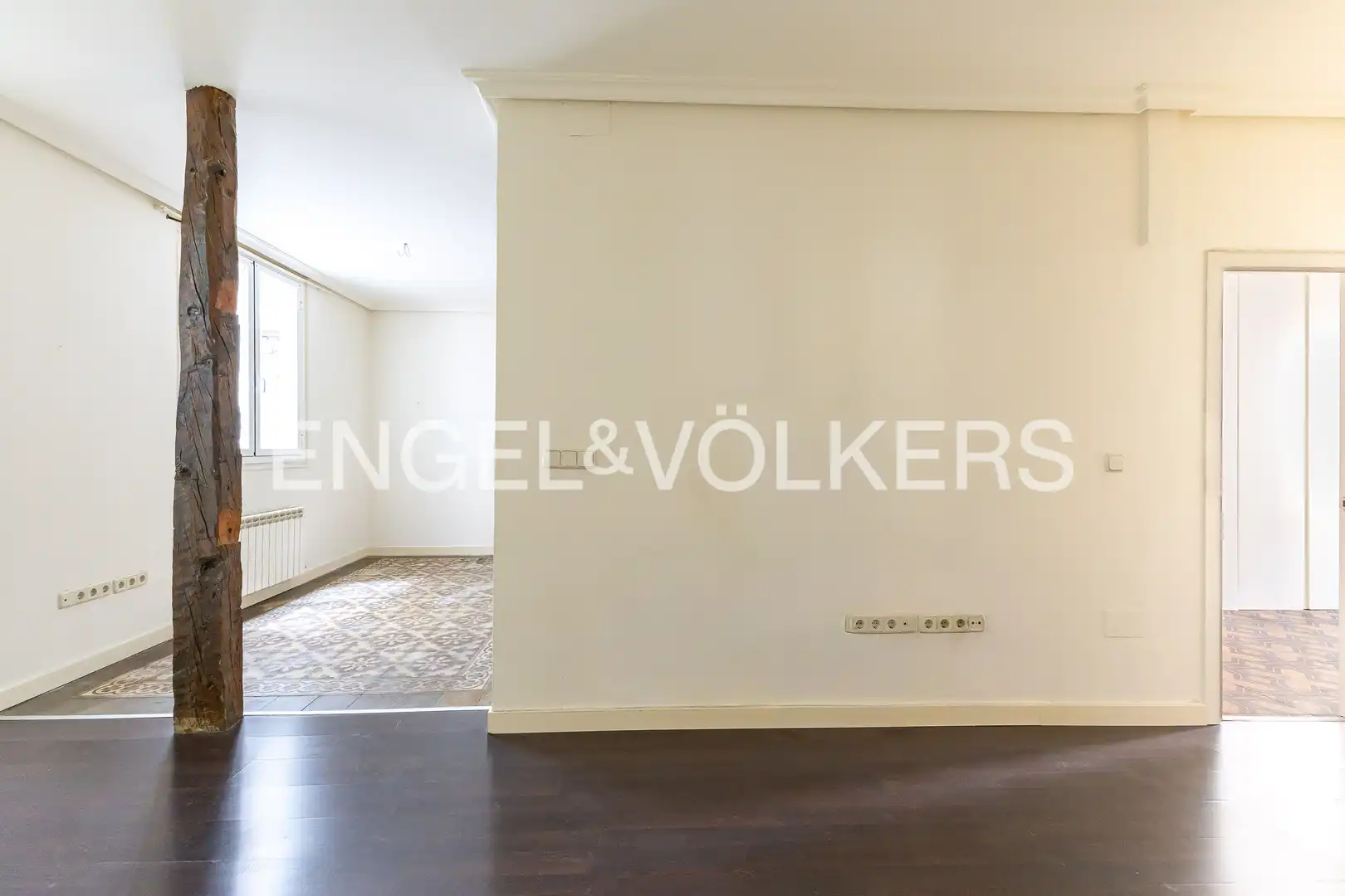 Wohnung zum Verkauf in Madrid mit Klimaanlage, Heizung und Balkon