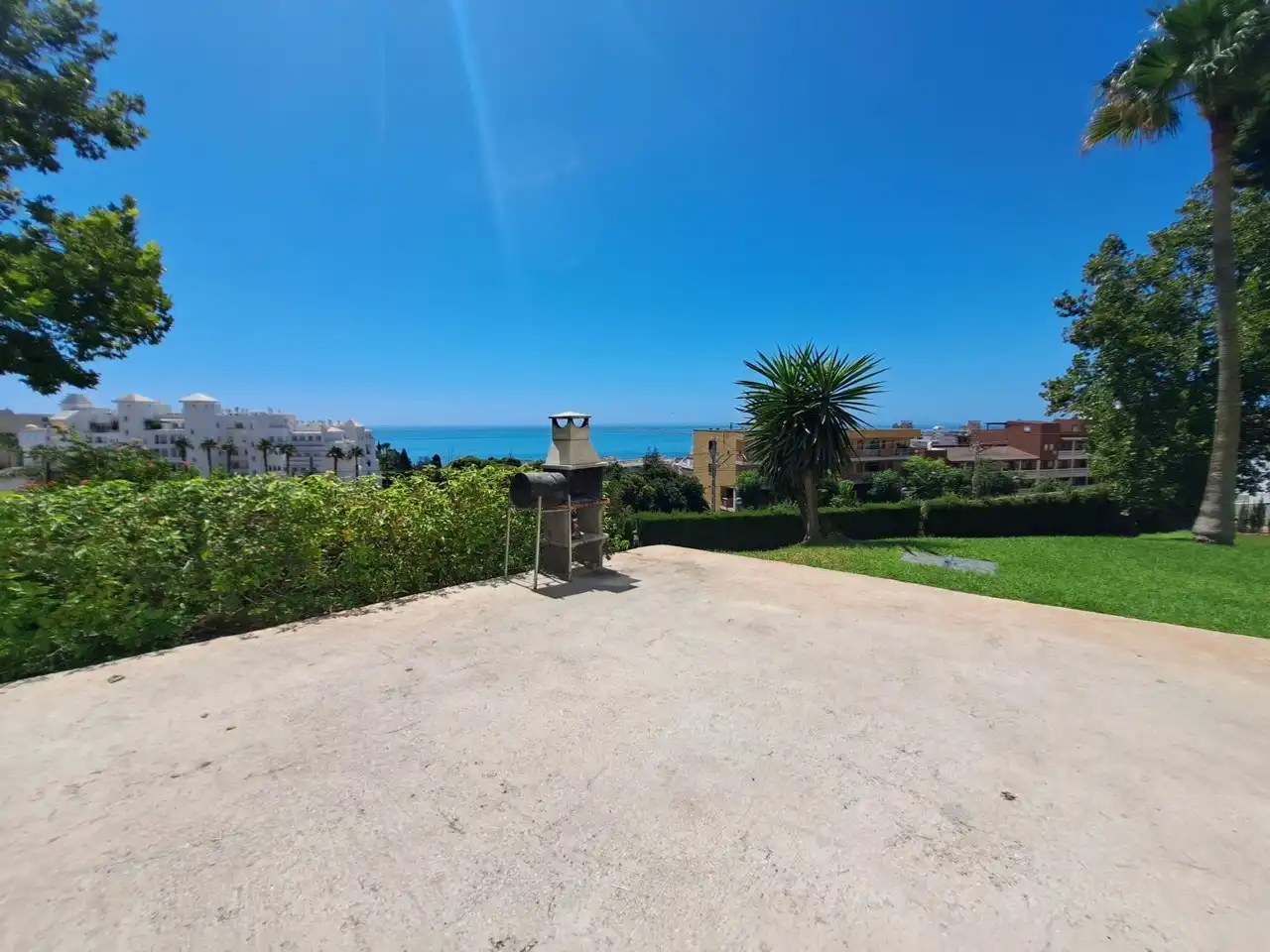 Jardí de Pis de lloguer en Torremolinos amb Aire condicionat, Terrassa i Moblat