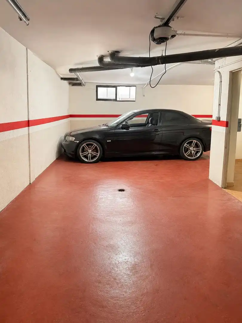 Parking de Casa adosada en venta en Valdemoro con Calefacción, Jardín privado y Terraza