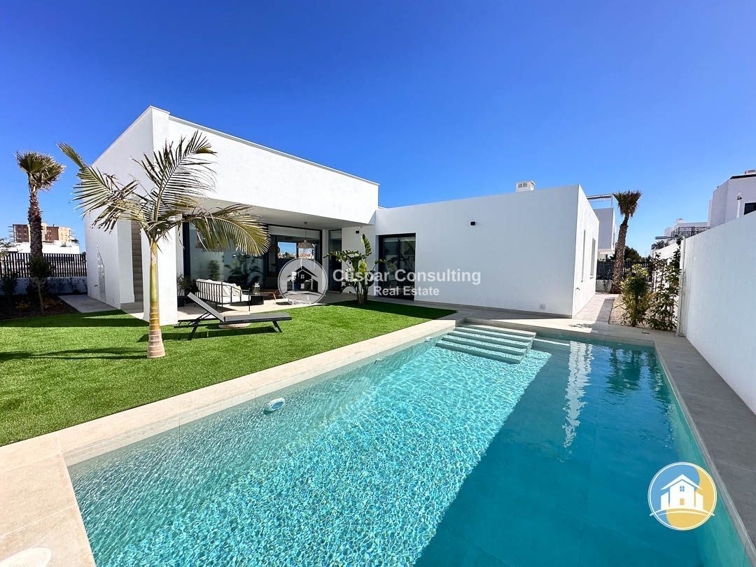 Piscina de Casa o chalet en venta en Cartagena con Aire acondicionado, Terraza y Trastero