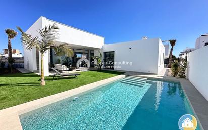 Piscina de Casa o xalet en venda en Cartagena amb Aire condicionat, Terrassa i Traster