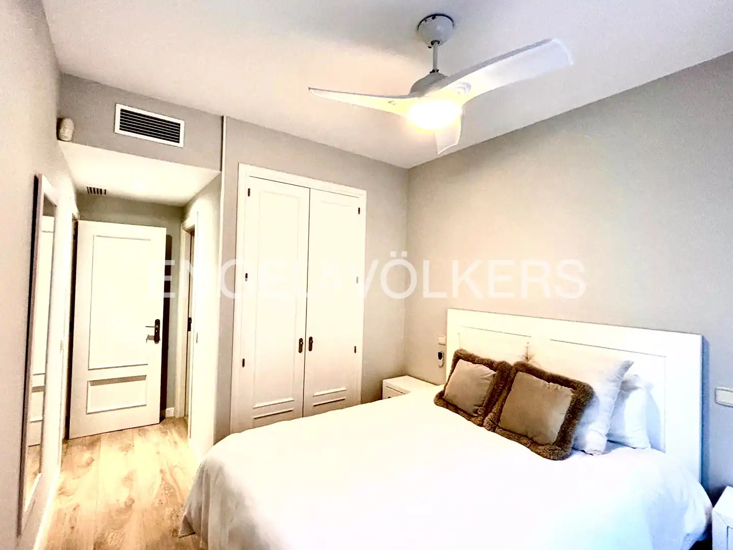 Habitación de Apartamento en venta en Las Rozas de Madrid con Aire acondicionado, Calefacción y Jardín privado