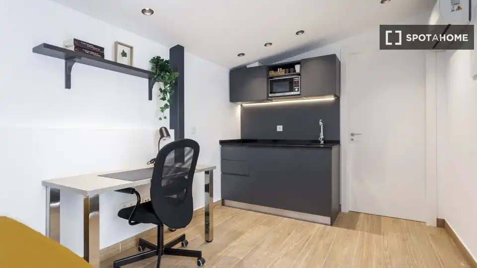 Cocina de Piso de alquiler en Valencia con Aire acondicionado, Calefacción y Amueblado