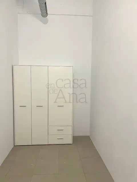 Schlafzimmer von Lagerraum zur Miete in Bilbao 