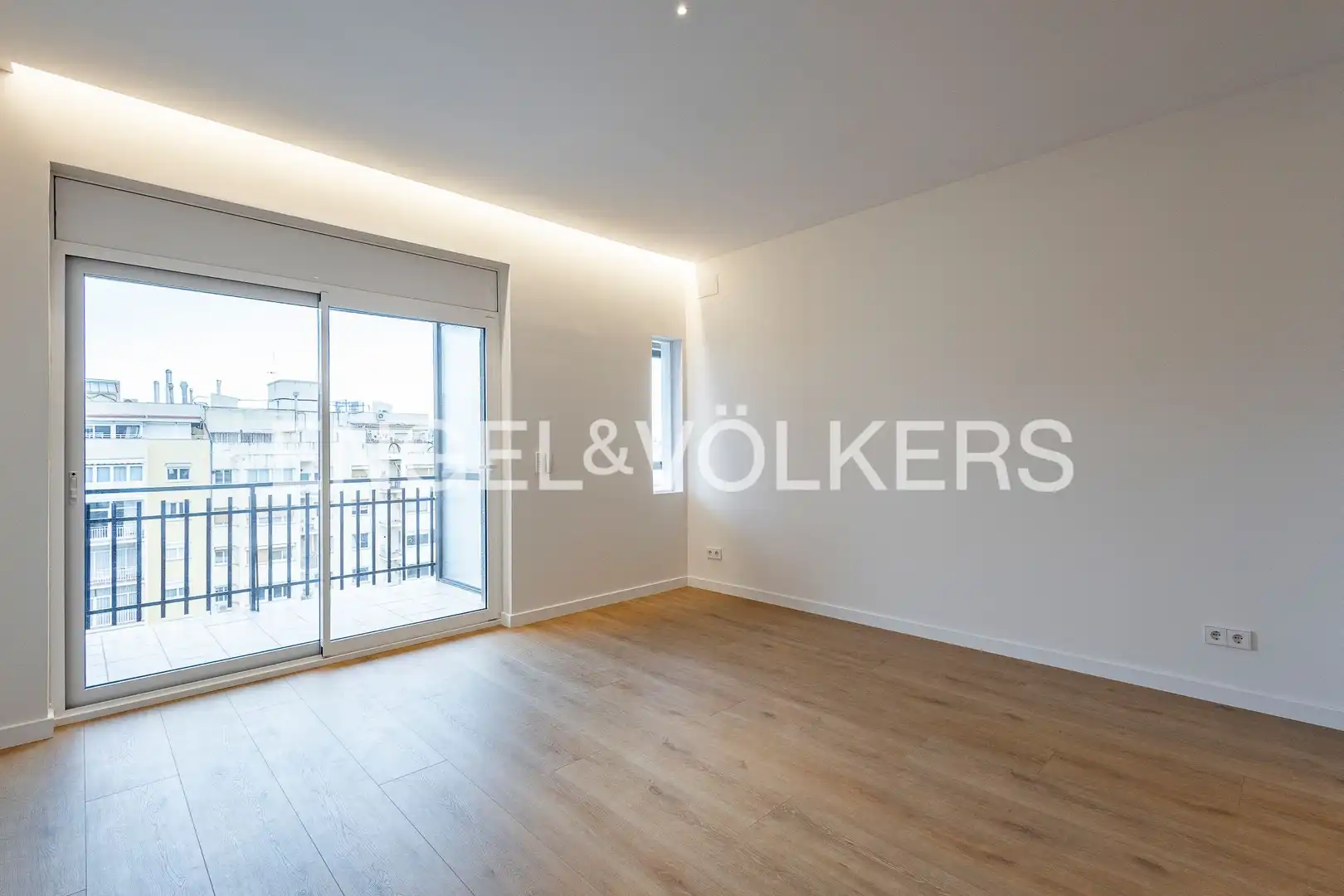 Vista exterior de Piso en venta en Barcelona con Aire acondicionado, Calefacción y Balcón