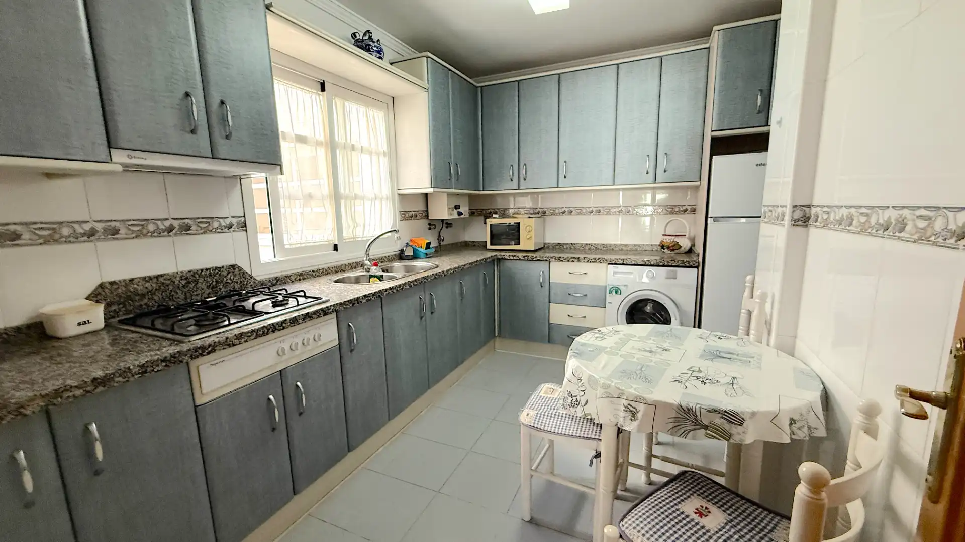 Flat with terrace to rent in Calle Infantes 31, imagen 4
