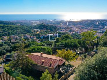 Villa con balcone in vendita a Cabrils