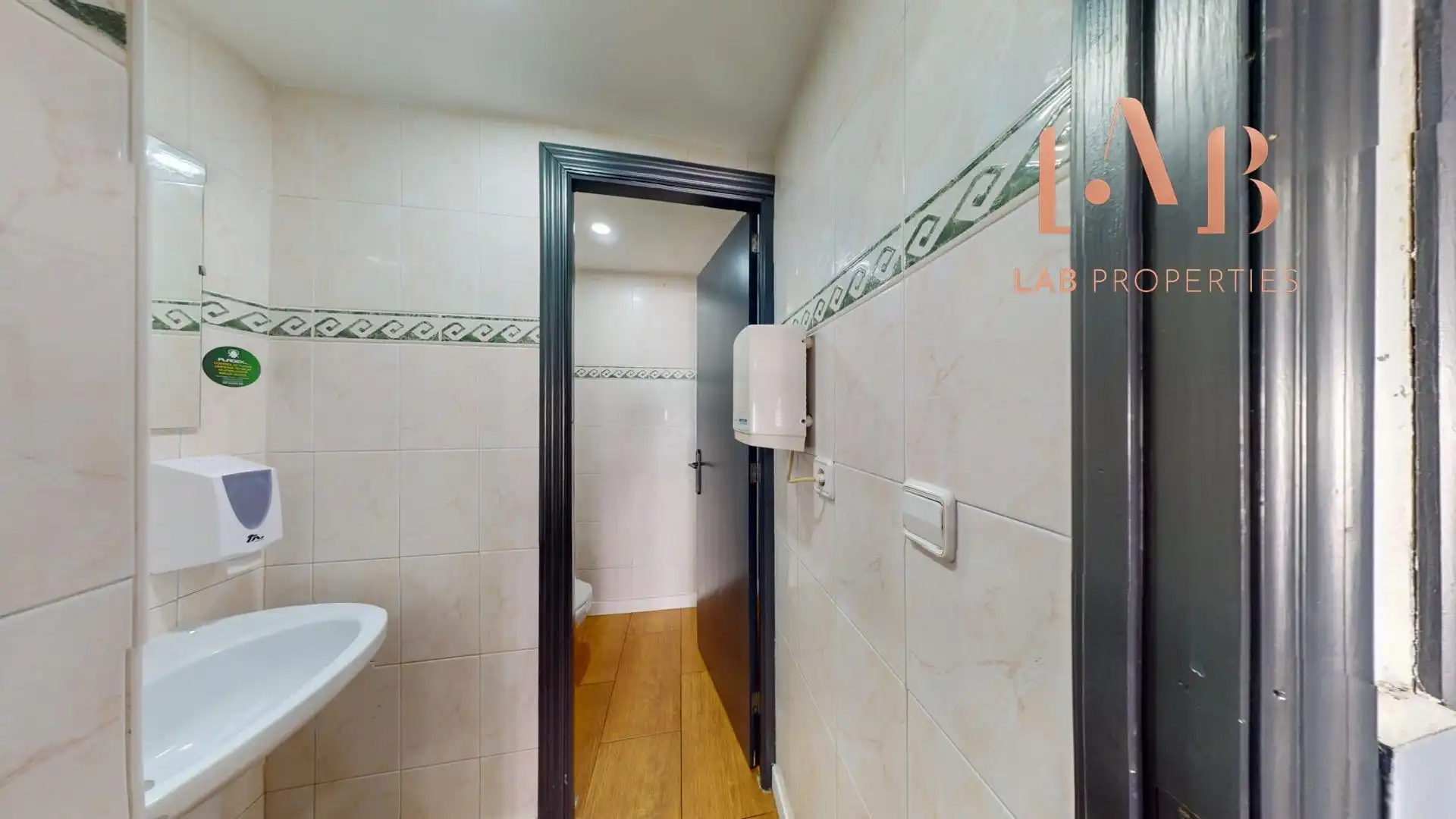 Bany de Local de lloguer en  Palma de Mallorca amb Aire condicionat i Moblat