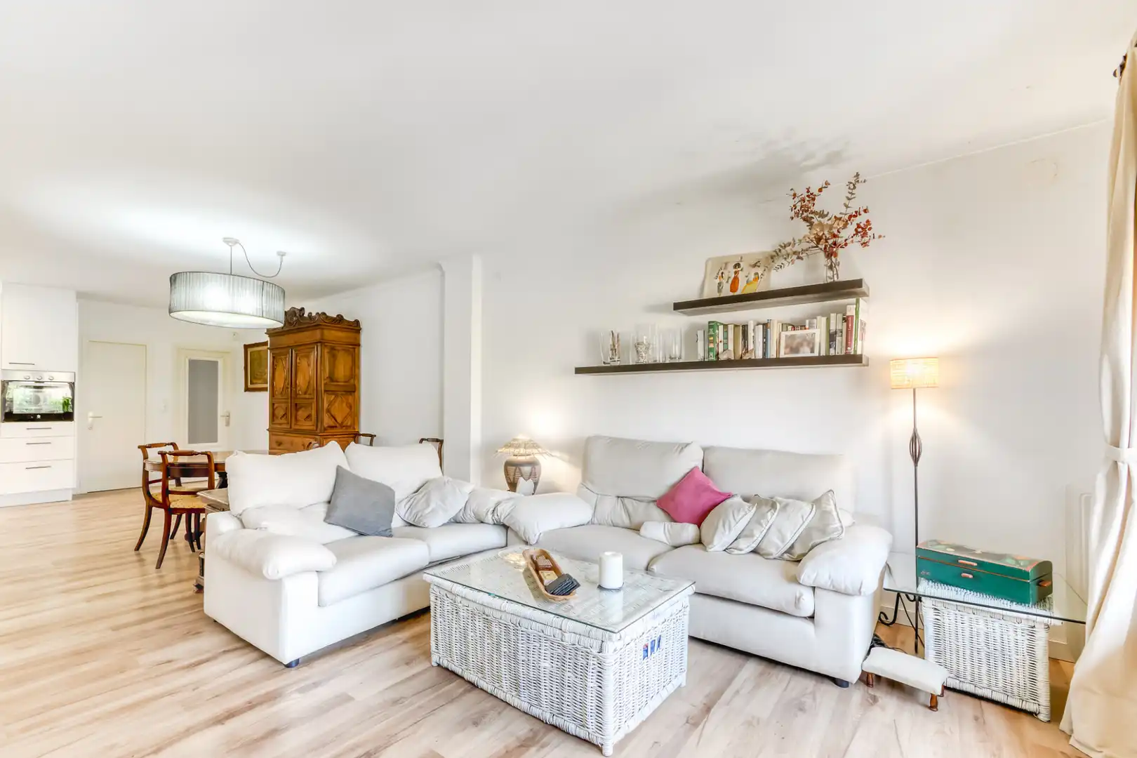 Sala de estar de Piso en venta en Figueres con Calefacción, Terraza y Amueblado