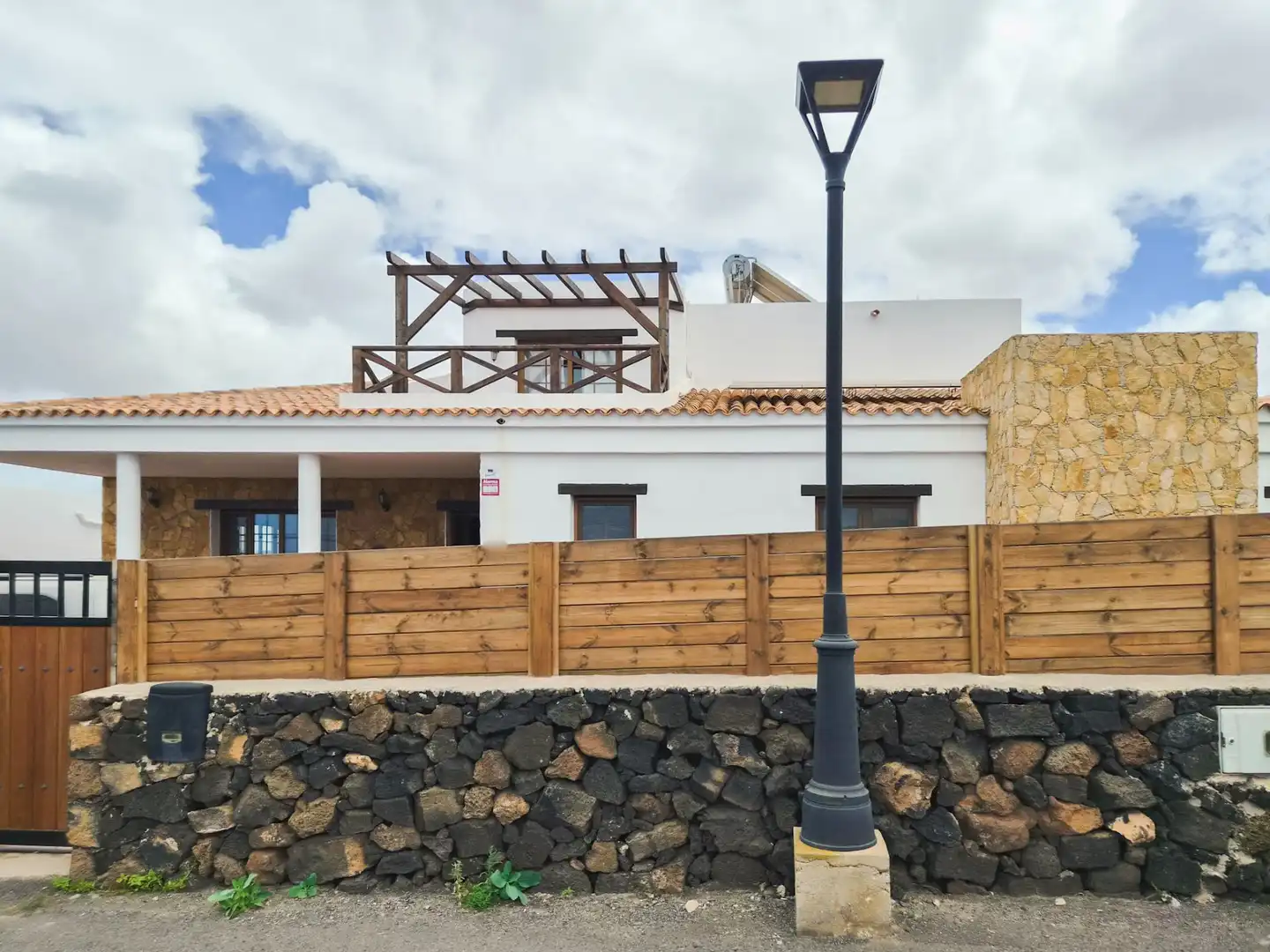 Exterior view of Houses for sale in La Oliva