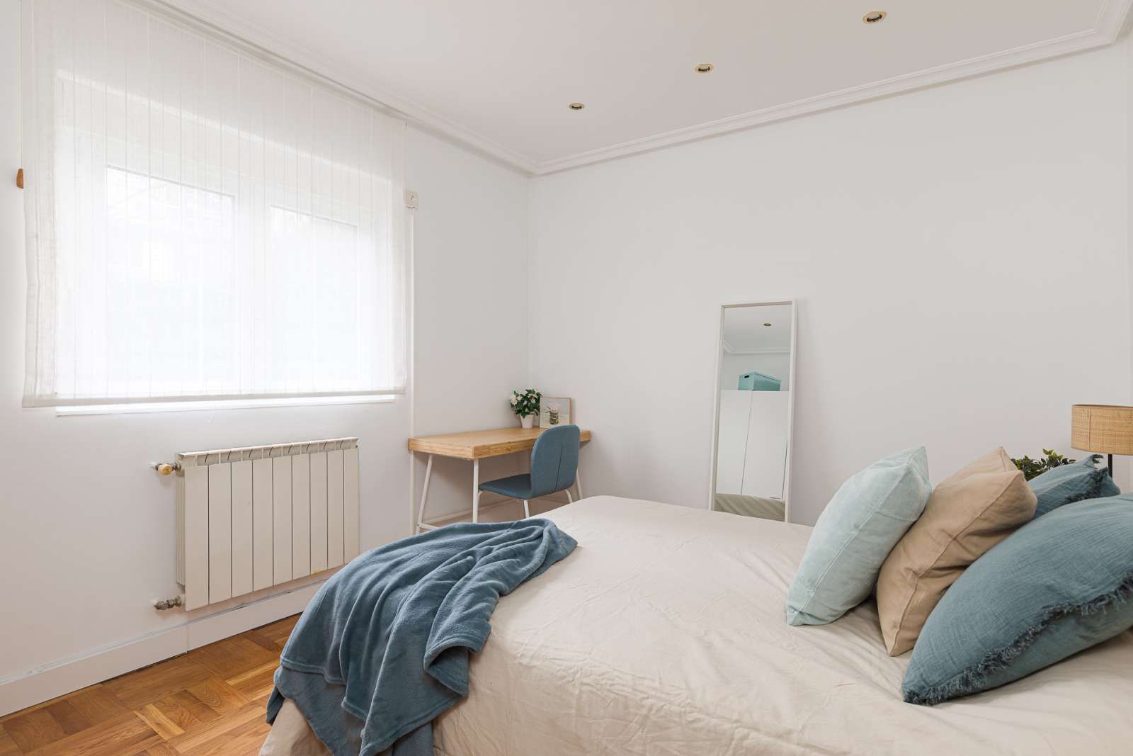 Bedroom of Flat for share in Donostia - San Sebastián   with Air Conditioner, Heating and Terrace
