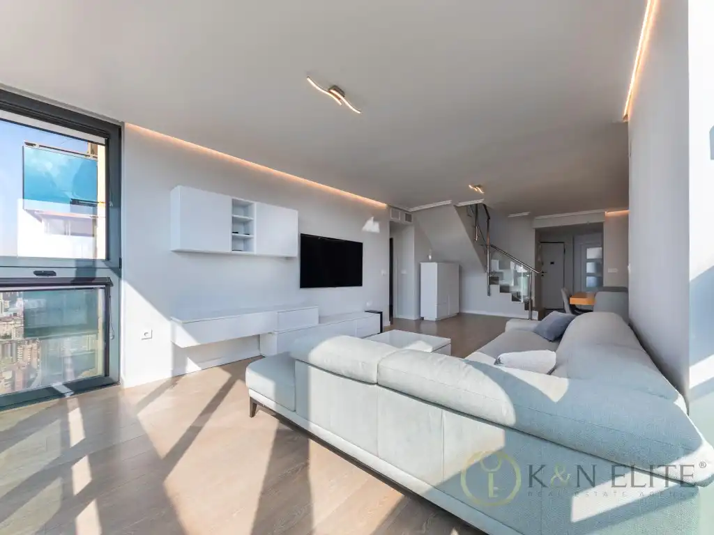 Sala de estar de Ático de alquiler en Benidorm con Aire acondicionado, Jardín privado y Piscina